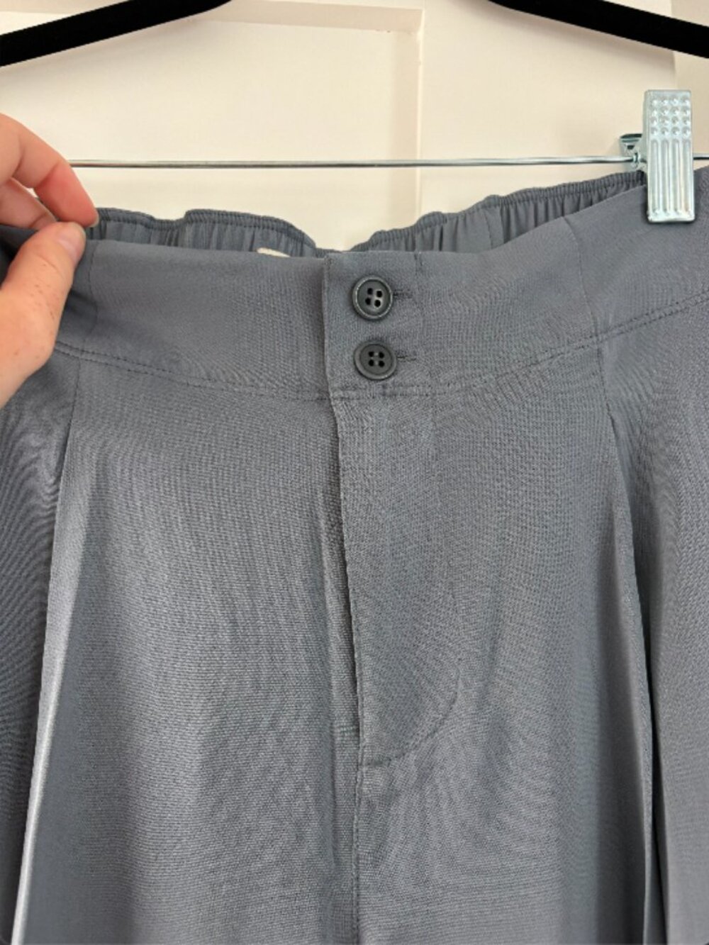 AYR The Supremo - high-rise pleated wide-leg trousers. - Picture 3 of 4
